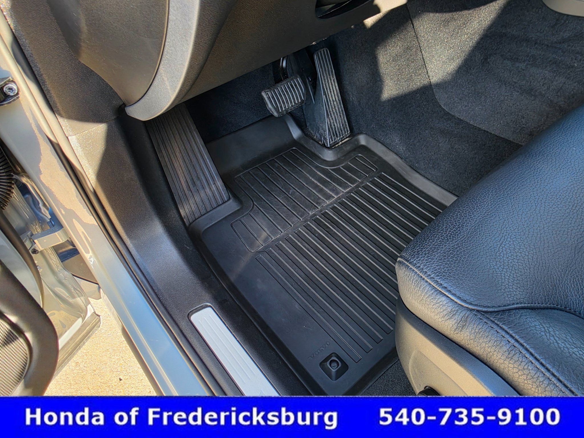 Used 2025 Volvo XC60 T8 Plus w/ Protection Package Premier AWD/4WD image 31