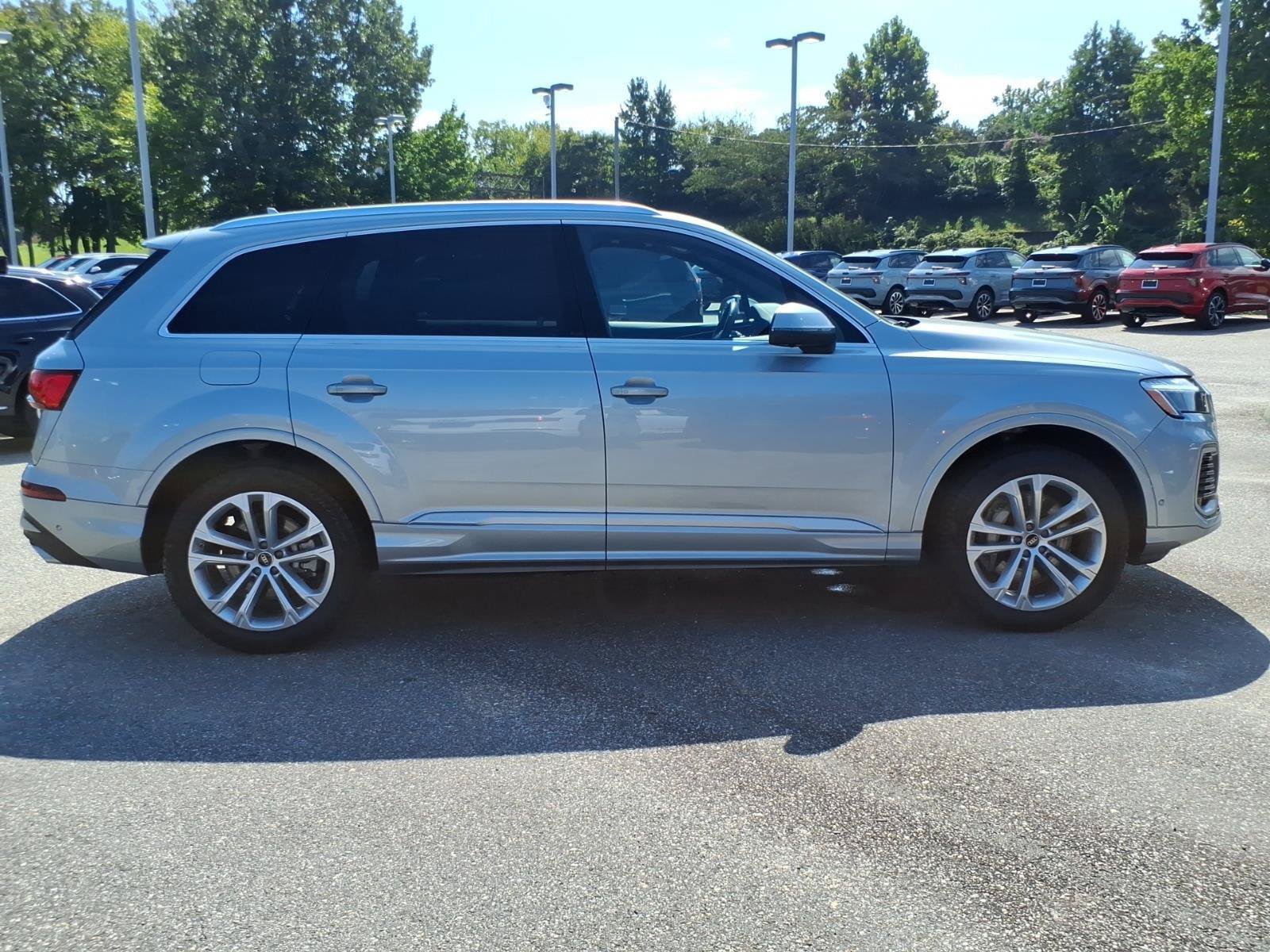 Certified 2025 Audi Q7 3.0T Premium Plus AWD/4WD image 7