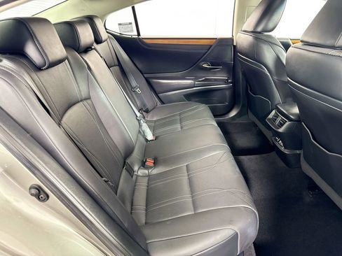 Used 2020 Lexus ES 350 Luxury w/ Accessory Package image 34