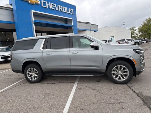New 2025 Chevrolet Suburban Premier AWD/4WD image 2