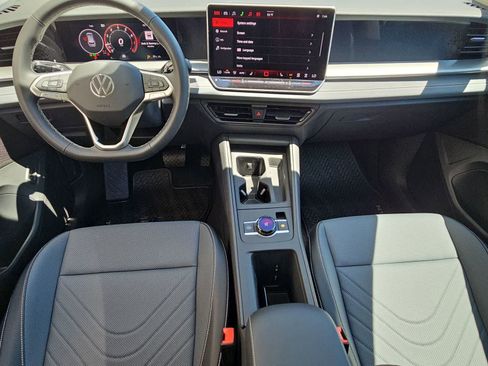 New 2026 Volkswagen Tiguan SE AWD/4WD image 15