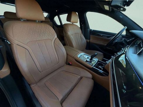 Used 2018 BMW 750i xDrive 750i xDrive Sedan 4D image 10