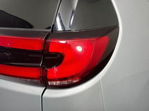 Used 2026 Chrysler Pacifica Select FWD image 32