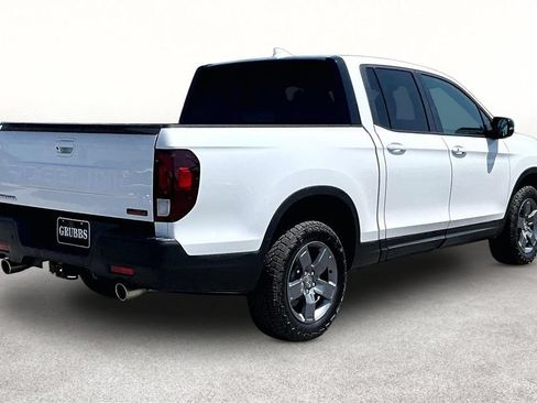 Used 2024 Honda Ridgeline TrailSport image 2