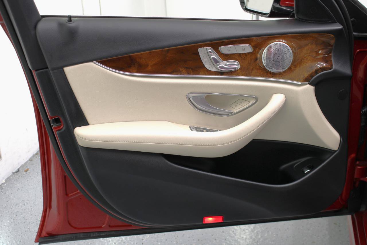Used 2017 Mercedes-Benz E 300 image 35