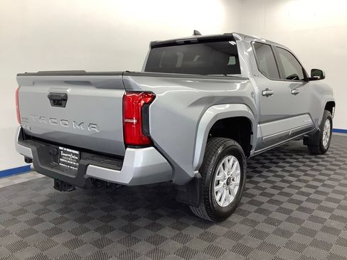Used 2024 Toyota Tacoma SR5 AWD/4WD image 22