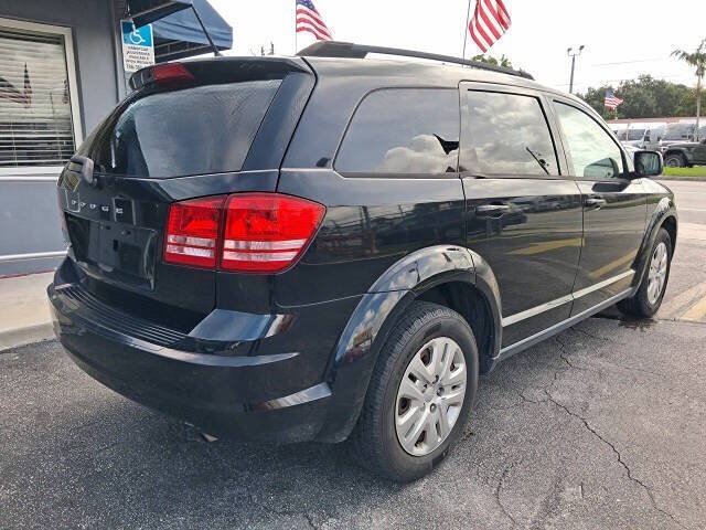Used 2018 Dodge Journey SE FWD image 4
