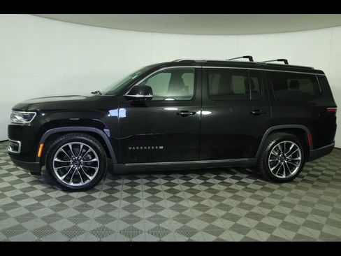 Used 2022 Jeep Wagoneer Series III w/ Premium Group I AWD/4WD image 18