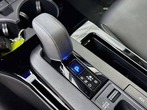 Certified 2026 Toyota Prius XLE FWD image 18