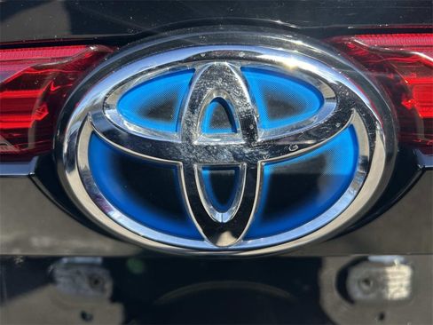 Used 2021 Toyota Venza XLE image 15