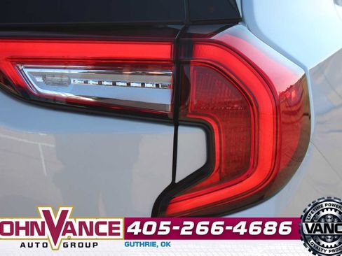 Used 2022 GMC Terrain Denali w/ Denali Premium Package image 11