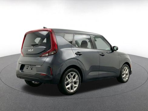 Used 2025 Kia Soul LX w/ LX Technology Package FWD image 9