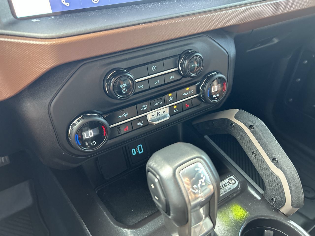 Used 2024 Ford Bronco Outer Banks AWD/4WD image 28