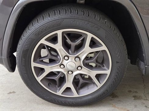 Used 2018 Jeep Grand Cherokee Limited image 5