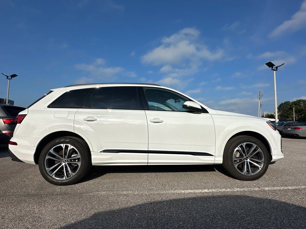 Used 2026 Audi Q7 3.0T Premium w/ Convenience Plus Package AWD/4WD image 6