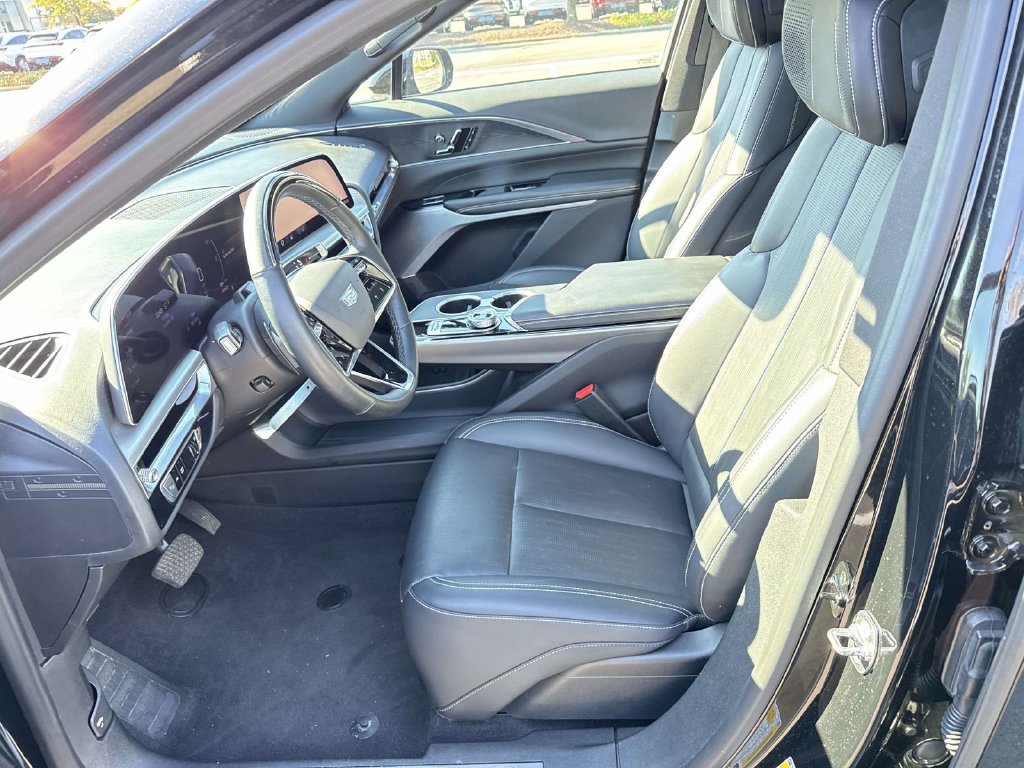 Used 2024 Cadillac Lyriq Sport w/ LPO, Floor Liner Package AWD/4WD image 6