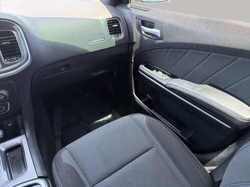 Used 2020 Dodge Charger SXT RWD image 15