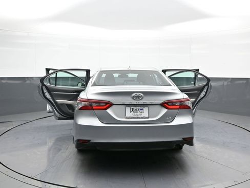Used 2021 Toyota Camry LE image 45