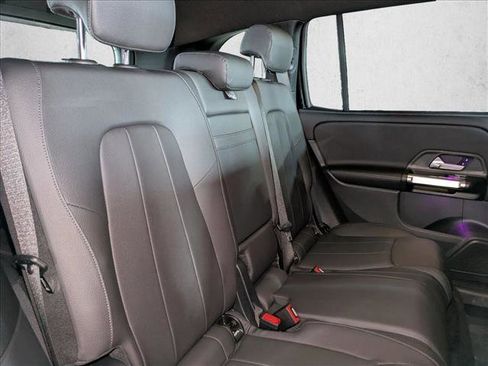 Certified 2025 Mercedes-Benz GLB 250 image 18