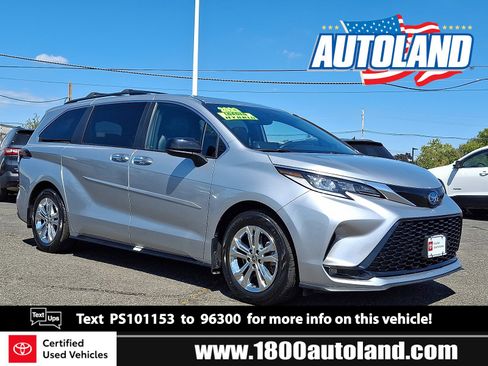 Certified 2023 Toyota Sienna XSE image 1