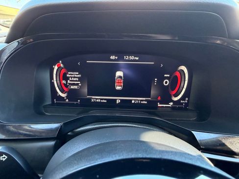 Used 2023 Nissan Pathfinder Platinum w/ Cargo Package AWD/4WD image 16