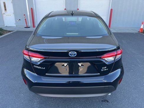Used 2025 Toyota Corolla LE w/ Carpet Mat Package (TMS) image 6