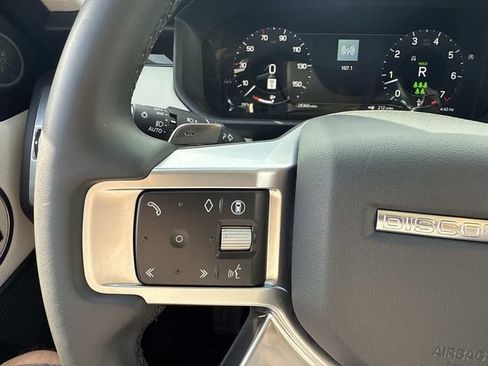 Used 2025 Land Rover Discovery S AWD/4WD image 37