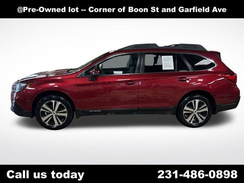 Used 2018 Subaru Outback 2.5i Limited AWD/4WD image 2