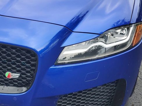 Used 2018 Jaguar XF S image 10