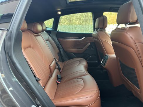 Used 2019 Maserati Levante GranLusso image 17