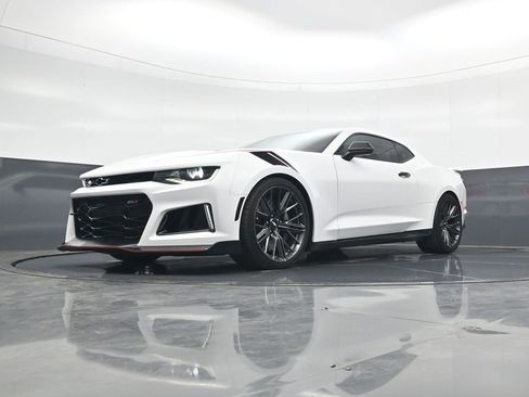 Used 2019 Chevrolet Camaro ZL1 image 24