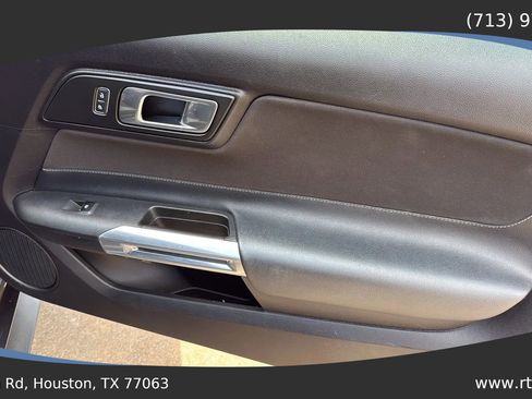 Used 2018 Ford Mustang Coupe image 28