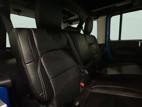 Used 2022 Jeep Wrangler Unlimited Sahara w/ Cold Weather Group image 13