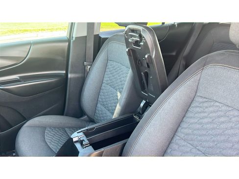 Used 2018 Chevrolet Equinox LT FWD image 18