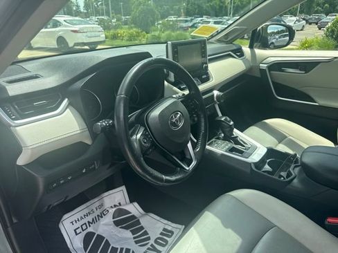 Used 2019 Toyota RAV4 XLE Premium w/ Cold Weather Package AWD/4WD image 14