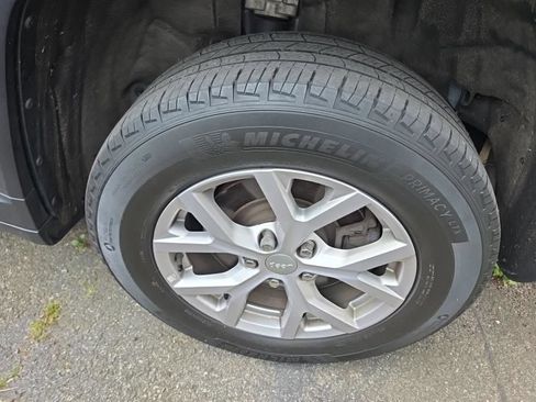 Used 2022 Jeep Grand Cherokee L Limited AWD/4WD image 8