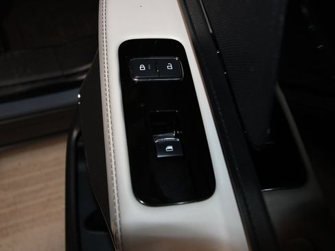 Used 2026 Lincoln Aviator AWD image 27