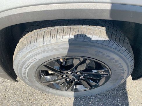 Certified 2023 Chevrolet Traverse LT w/ Midnight/Sport Edition AWD/4WD image 31