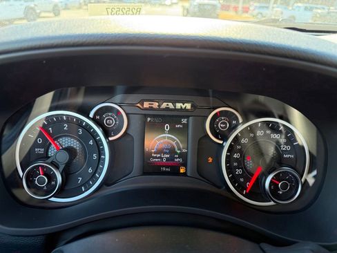New 2026 RAM 2500 Big Horn AWD/4WD image 21