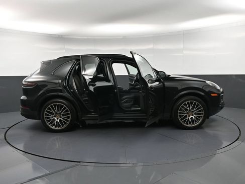 Certified 2023 Porsche Cayenne S Platinum AWD/4WD image 34