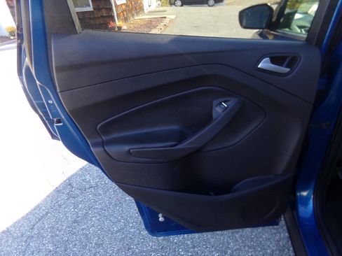 Used 2019 Ford Escape SE image 33