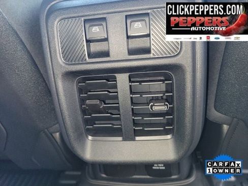 Used 2025 Ford Bronco Badlands image 13