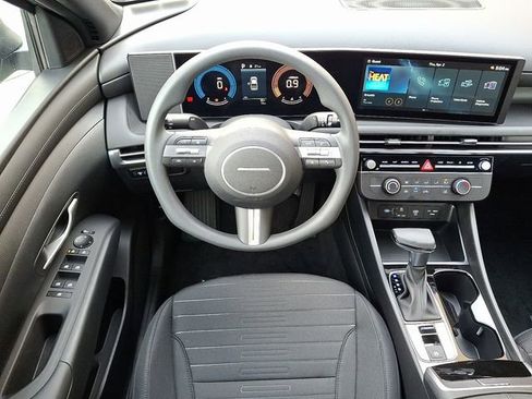 New 2026 Hyundai Santa Cruz SE AWD/4WD image 11