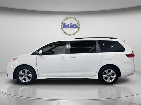 Used 2019 Toyota Sienna LE FWD image 3
