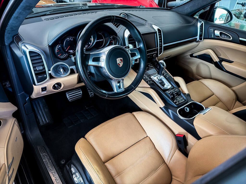 Used 2014 Porsche Cayenne AWD/4WD image 16