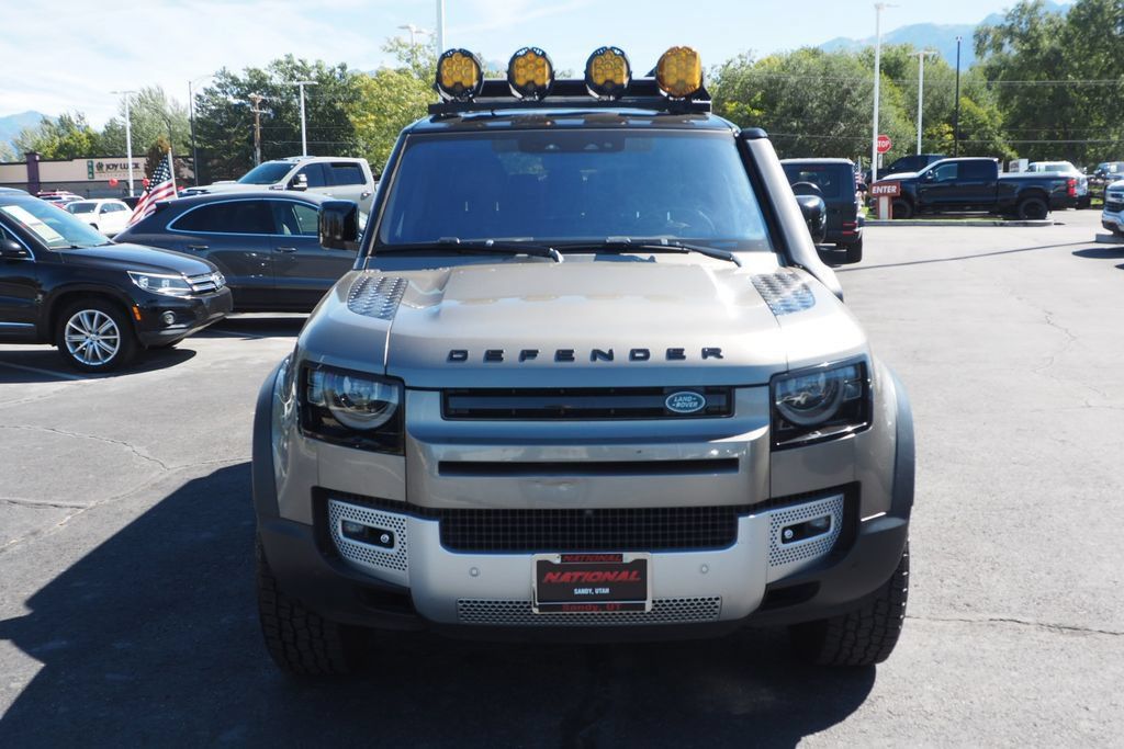 Used 2021 Land Rover Defender 110 SE AWD/4WD image 2