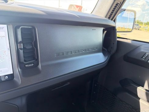 Used 2025 Ford Bronco Badlands w/ Sasquatch Package AWD/4WD image 19