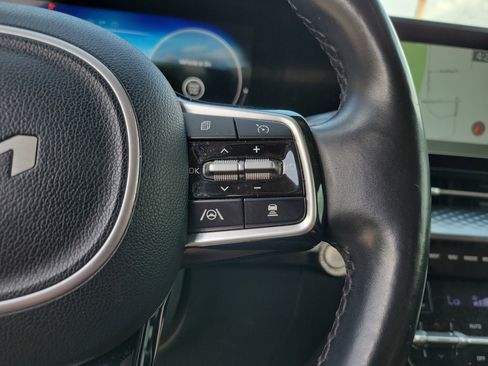 Used 2022 Kia Carnival SX Prestige image 25