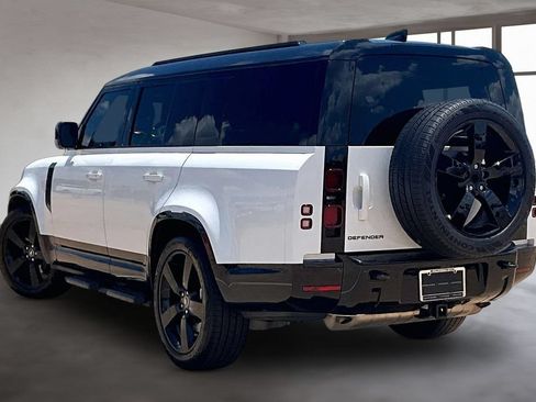Certified 2025 Land Rover Defender 130 X-Dynamic SE AWD/4WD image 11