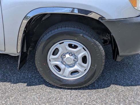 Used 2011 Toyota Tacoma 2WD Access Cab w/ Convenience Pkg image 10
